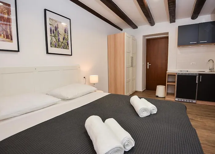 Old Town Rooms 1